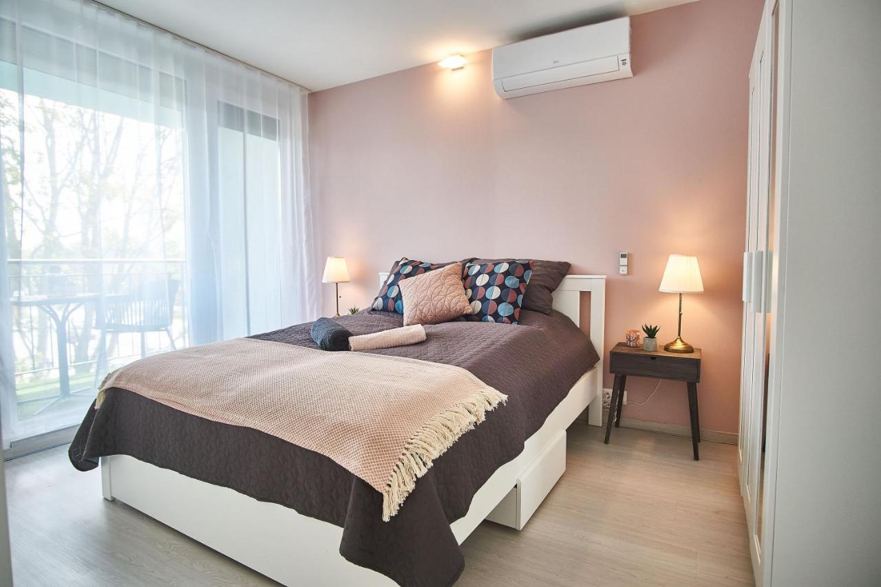 Catamaran Apartments - Hostaid Siófok Exteriér fotografie