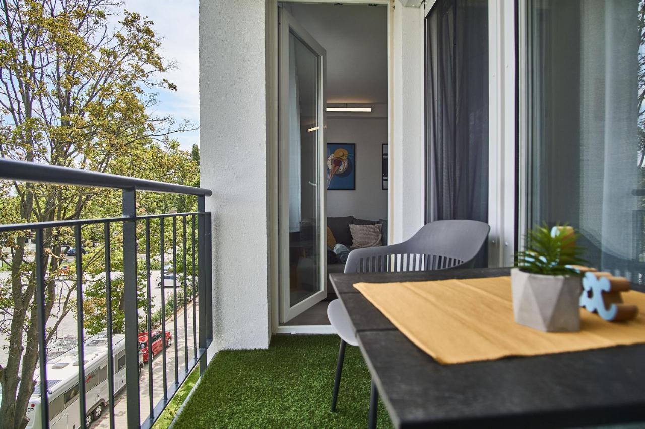 Catamaran Apartments - Hostaid Siófok Exteriér fotografie